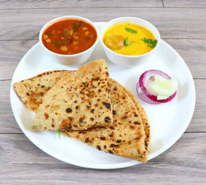 Aloo Pyaz Mix Paratha Thali