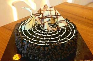 Choco Chips Exotic Cake