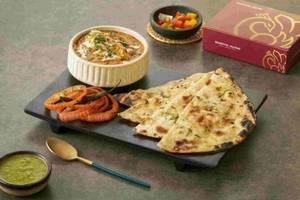 Butter Naan (2 Pc) With Paneer Labadbar