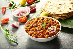 Punjabi Chola + 3 Chapati