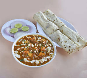 Paneer Butter And Rumali Roti (4 Pcs)