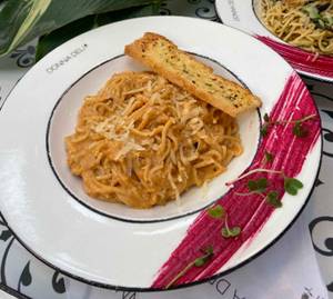 Spaghetti In Sundried Tomato Pesto 