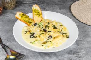 Alfredo White Sauce Pasta Melange
