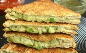 Cheese Chilli Grilled Sandwich