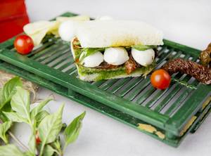 Tomato, Pesto And Bocconcini Sandwich