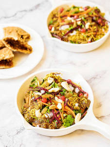Pyaaz Kachori Chaat