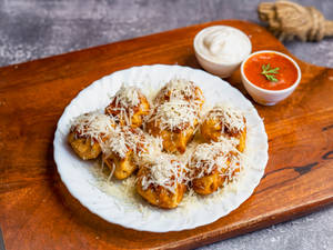 Chicken Cheese Fried Momos [8 Pieces]