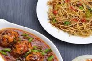 Chilli Garlic Noodle + Veg Manchurian