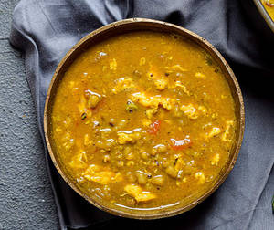 Tadka Dal Egg
