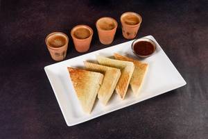 4 Masala Chai With 2 Chicken Mayonnaise Sandwich (serves 4)