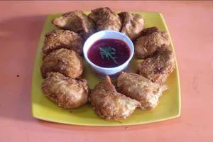 Chicken Kurkure Momos [8 Pieces]