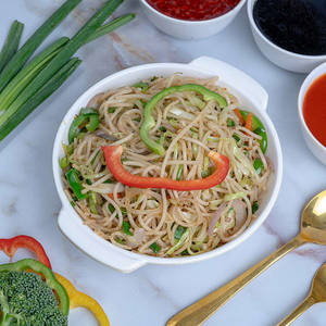 Veg Hakka Noodles