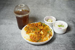 Veg Biryani With Lemon Iced Tea
