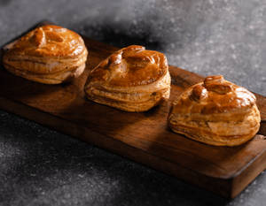 Exotic Veg Butter Puff (1pc)