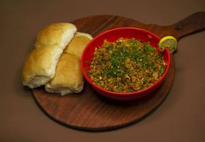 Family Egg Bhurji [5 Egg +6 Pav]