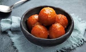 Mouth Watering Gulab Jamun (2pcs)