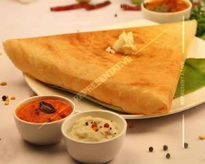 Butter Aloo Paneer Dosa