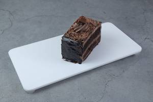 Kitkat Pastry [Serves 1]