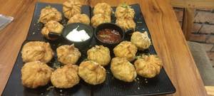 Veg fried momos [8 pieces]