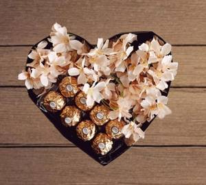 Flowers And Chocolates Heart Gift Hamper