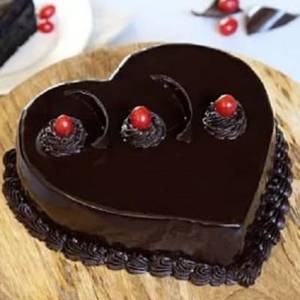 Eggless Chocolate Heart Shape Cake (450 Gms)