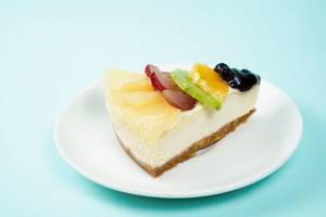 Fresh Fruit Cheesecake Slice (Contains Egg)