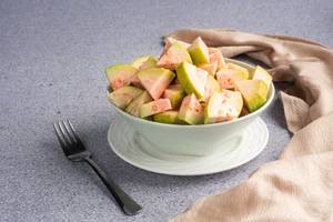 Guava  Fruit Bowl (300 Gms -325 Gms )
