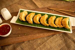 Pork Fried Momos (8pcs)