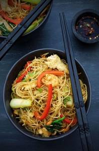 Singapurian Vermicelli Noodles