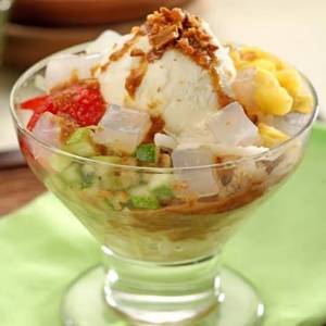 Fruit Salad With Icecream