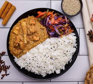 Boneless Chicken & quinoa curry with steamed rice