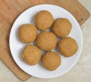 Besan Ladoo ( 1 Kg)