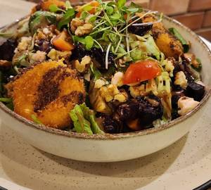 Balsamic Roasted Beetroot & Fried Cheese Salad 