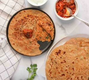 Aloo Paratha with Pickle