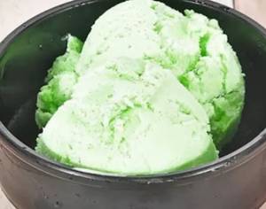 Green Pista Ice Cream 