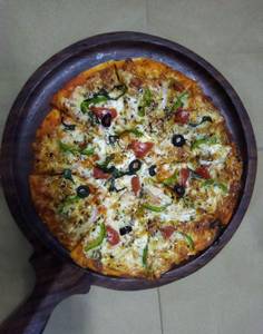 Chicken olive pizza