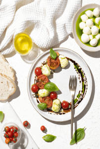 Classic Caprese Salad [220 Gms]