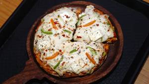Makhani Paneer Chesse Pizza