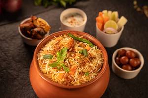 Paneer Butter Masala & Veg Biryani & Dessert Combo (Serves 1)