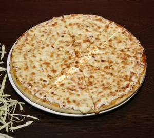 Medium Double Cheese Margherita Pizza