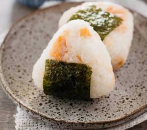 Onigiri Sake [ Salmon ]