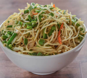 Veg Hakka Noodle