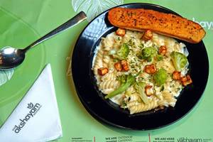 Broccoli Cheese Pasta