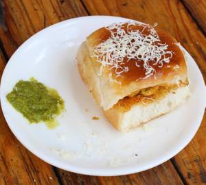 Asli cheese vadapav [vada]