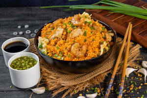 Mix Chilli Garlic Fried Rice Regular(750 Ml)(egg, Chicken And Prawns)