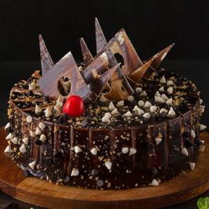 Chocochip Crunchy Cake [900 Grams]