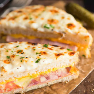 Melting Cheese Grilled Sandwich 