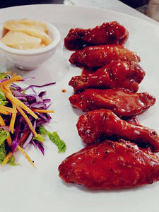 Hot Chicken Wings (6 Pcs)