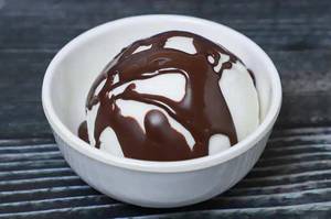 Chocolate Topping Ice Cream