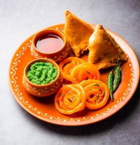 Samosa (5 Piece) With Jalebi (250gram)
